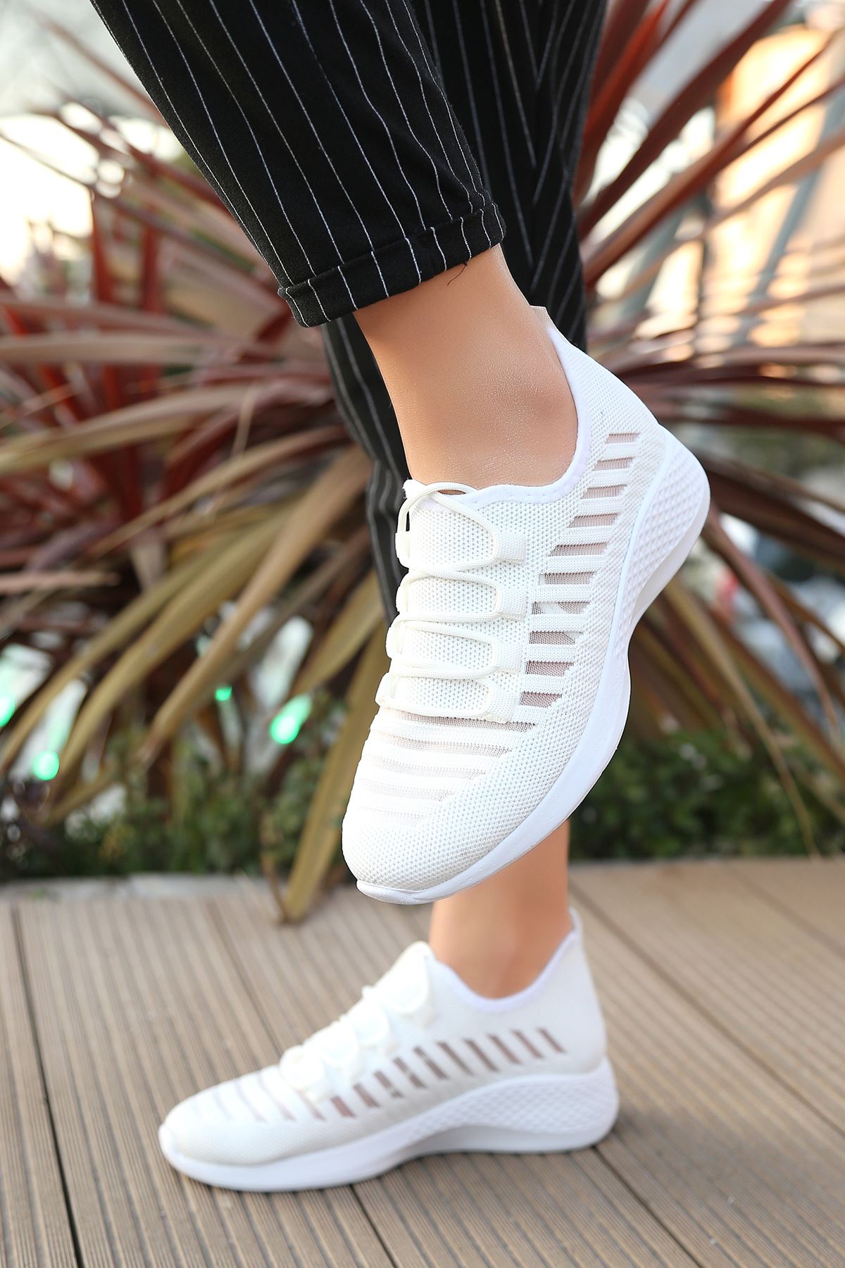 Knitted Sneakers White