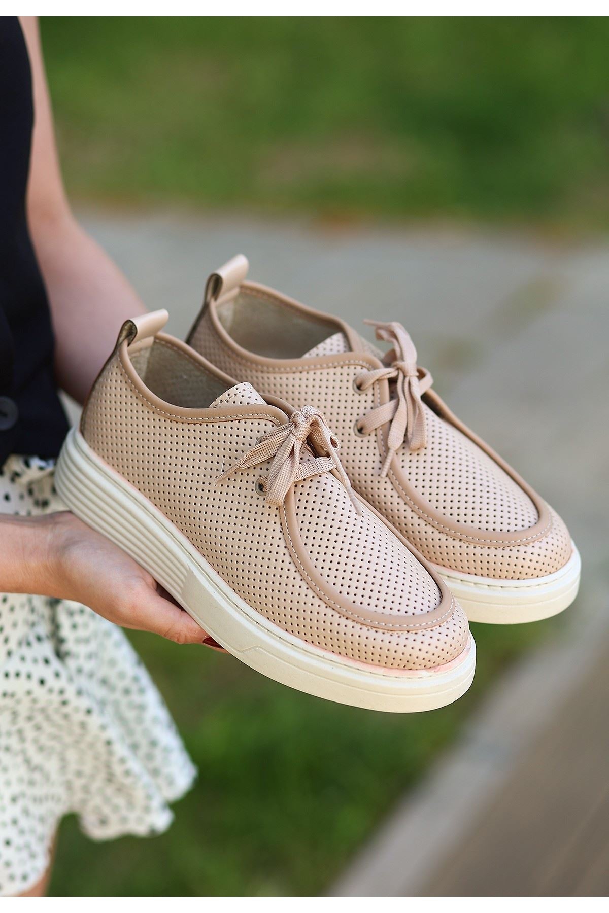 Women's Nude Leather Lace-Up Sneakers