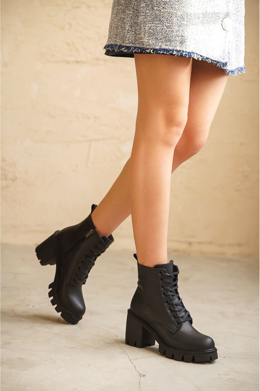 Women's Lace-Up Low Heel Boots - Black-Leather