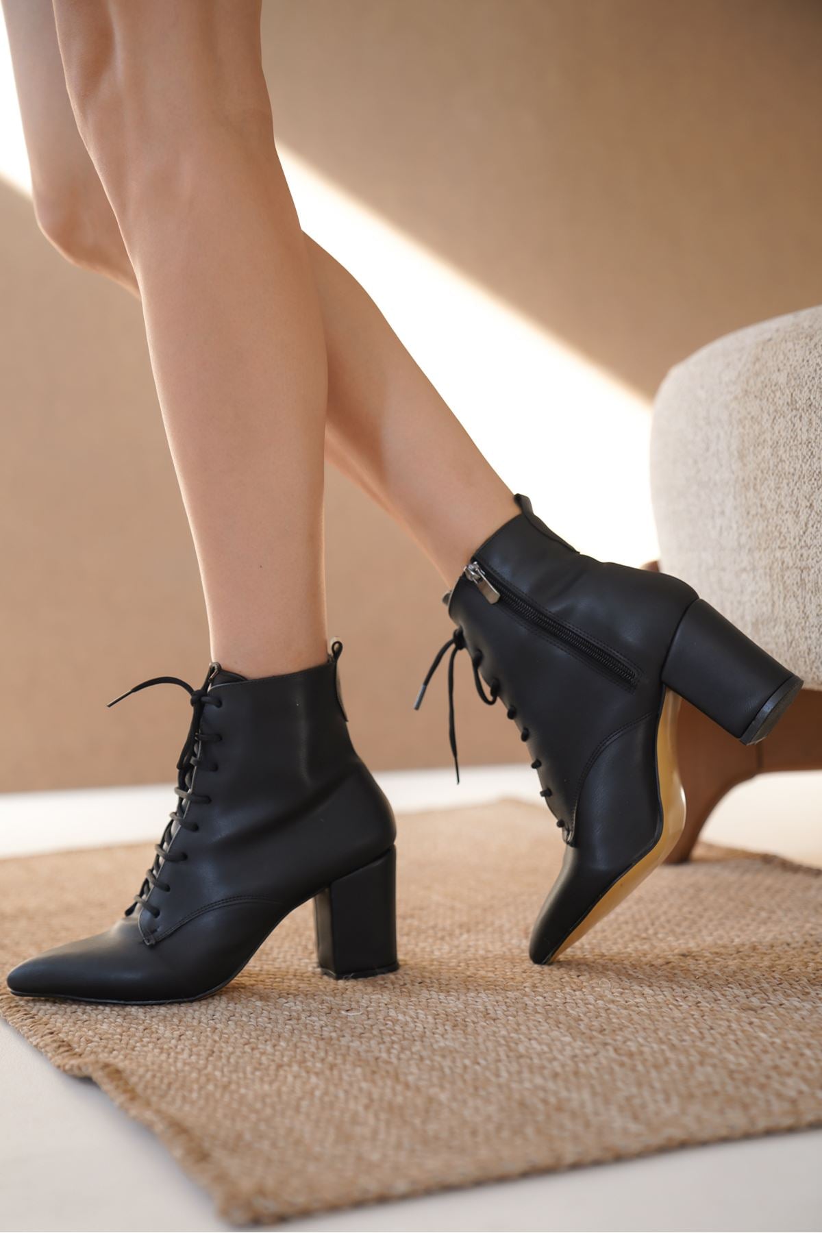 Women's Heeled Lace-Up Boots - Black