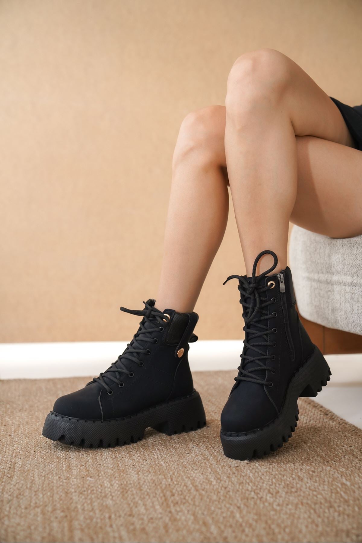 Women's Flat Sole Lace-Up Combat Boots - Black Leather