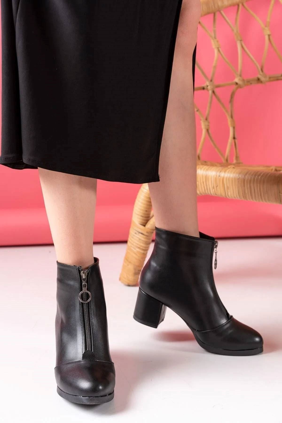 Black Leather Heeled Women's Boots