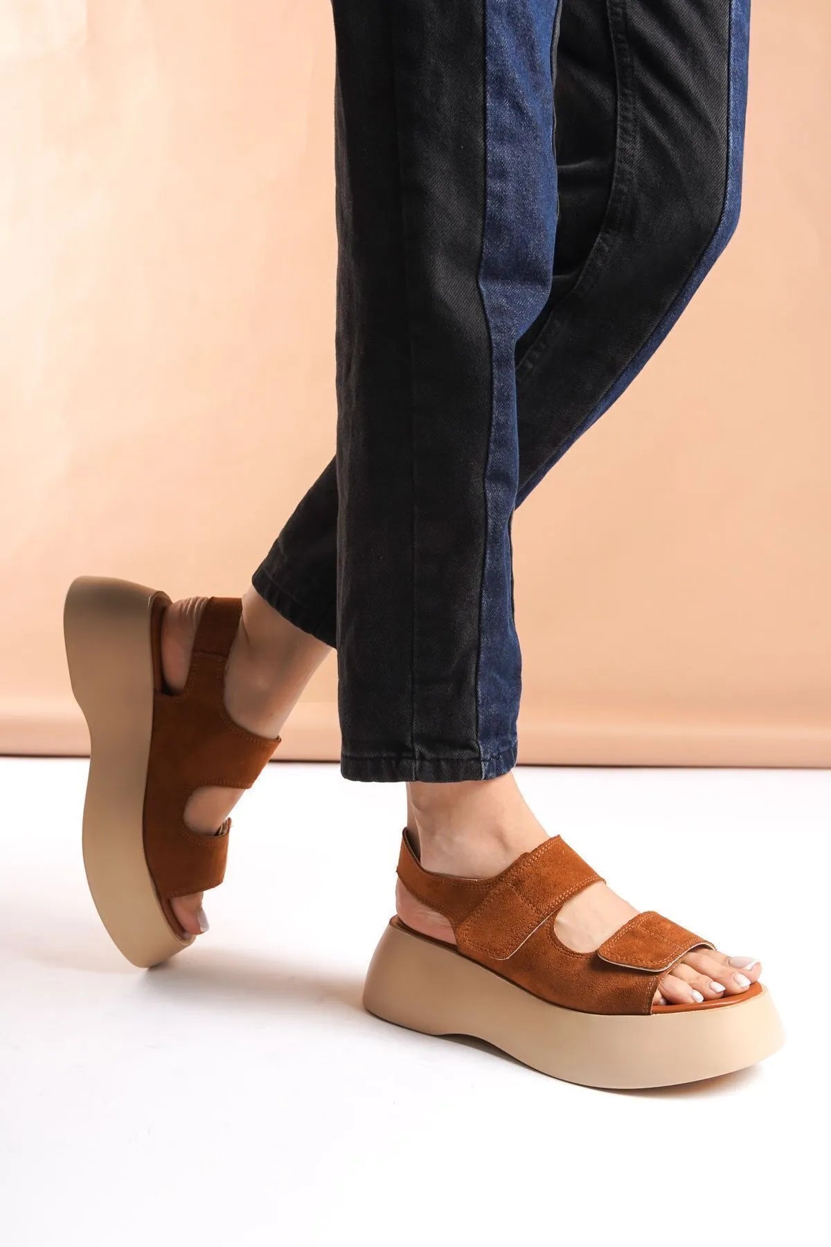 Women's Thick-Soled Sandal - Ginger Suede