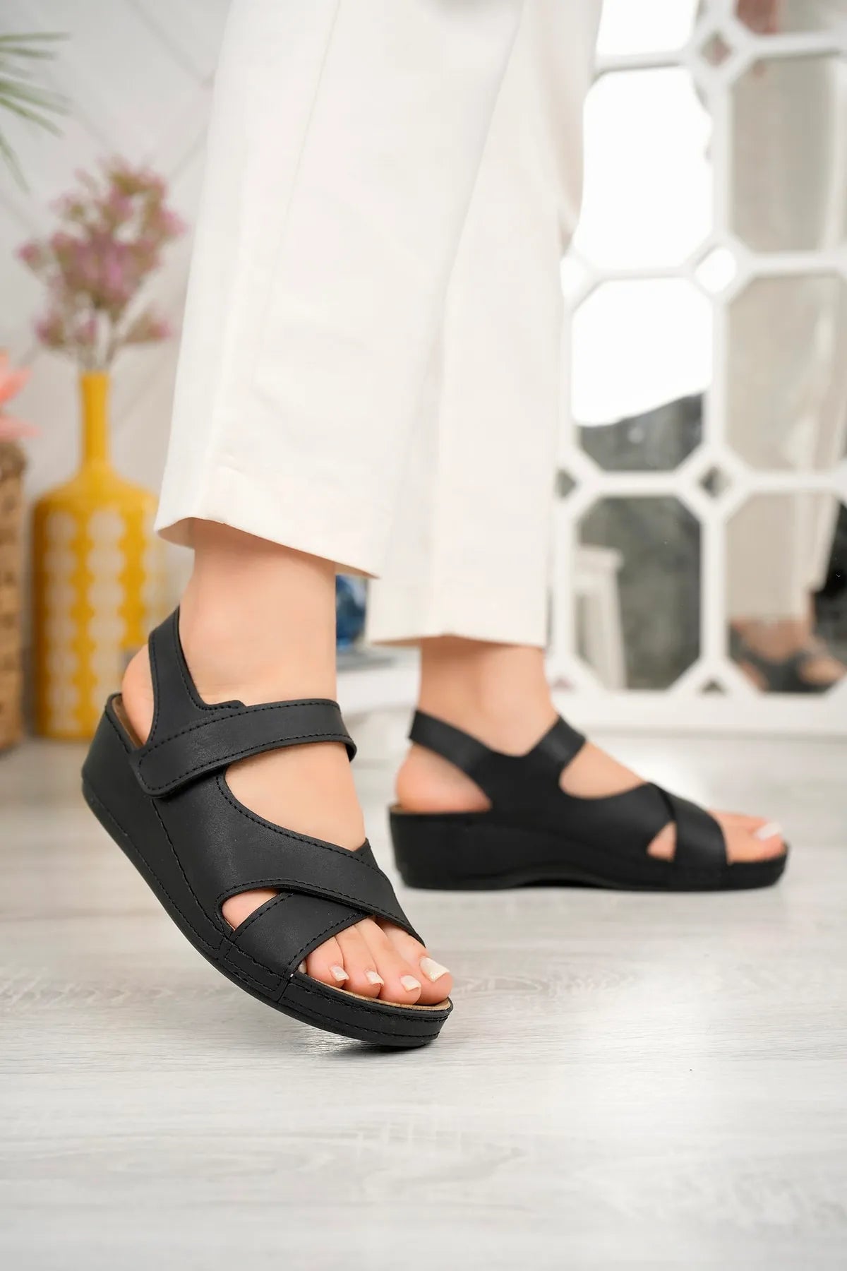 Black Anatomical Orthopedic Comfort Sole Single Strap Daily Women's Sandal Slippers