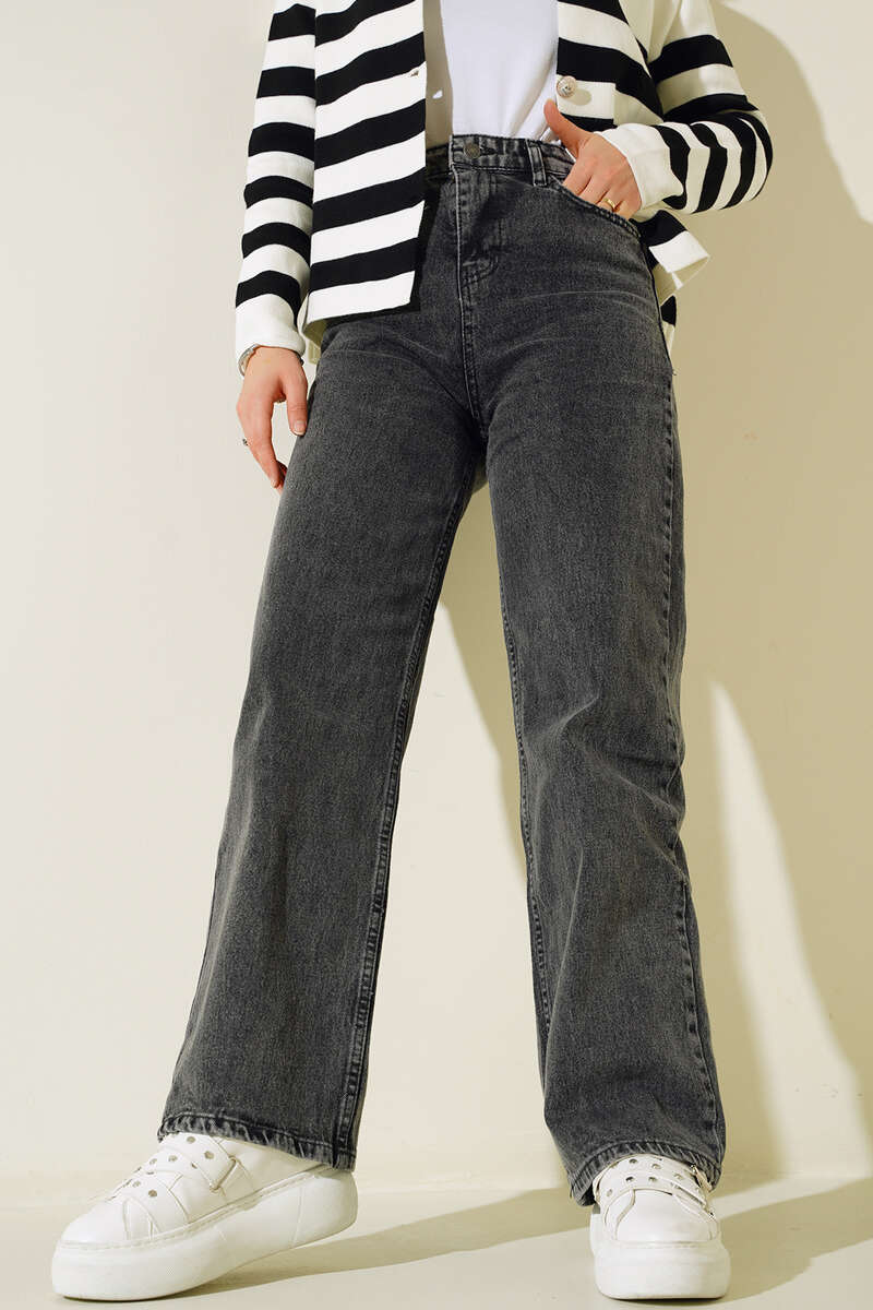 Black Mid Length Straight Jeans