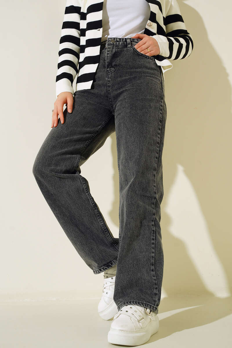 Black Mid Length Straight Jeans