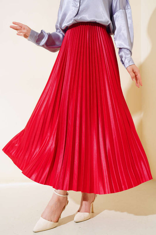 Women's Leather Look Pleated Flared Skirt - Red