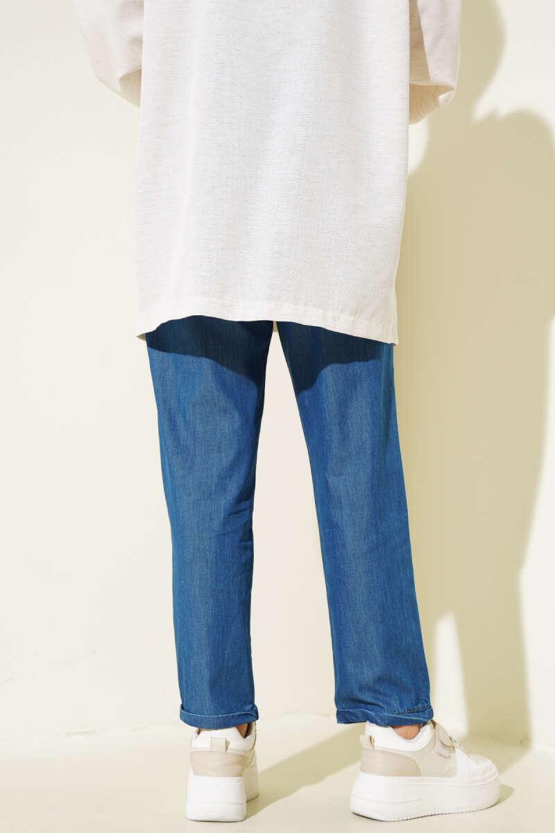 Double Leg Elastic Waist Jeans