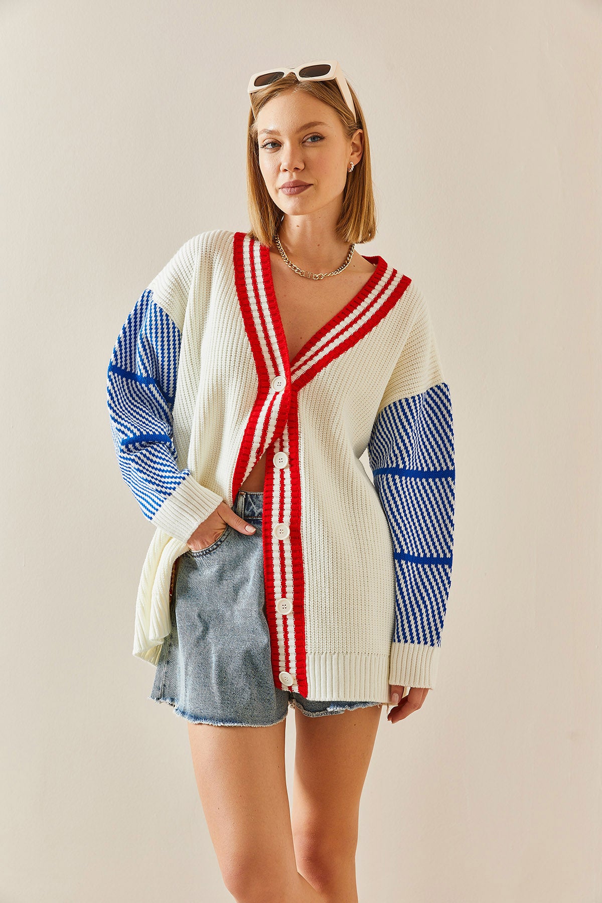 Ecru Buttoned Knitted Cardigan