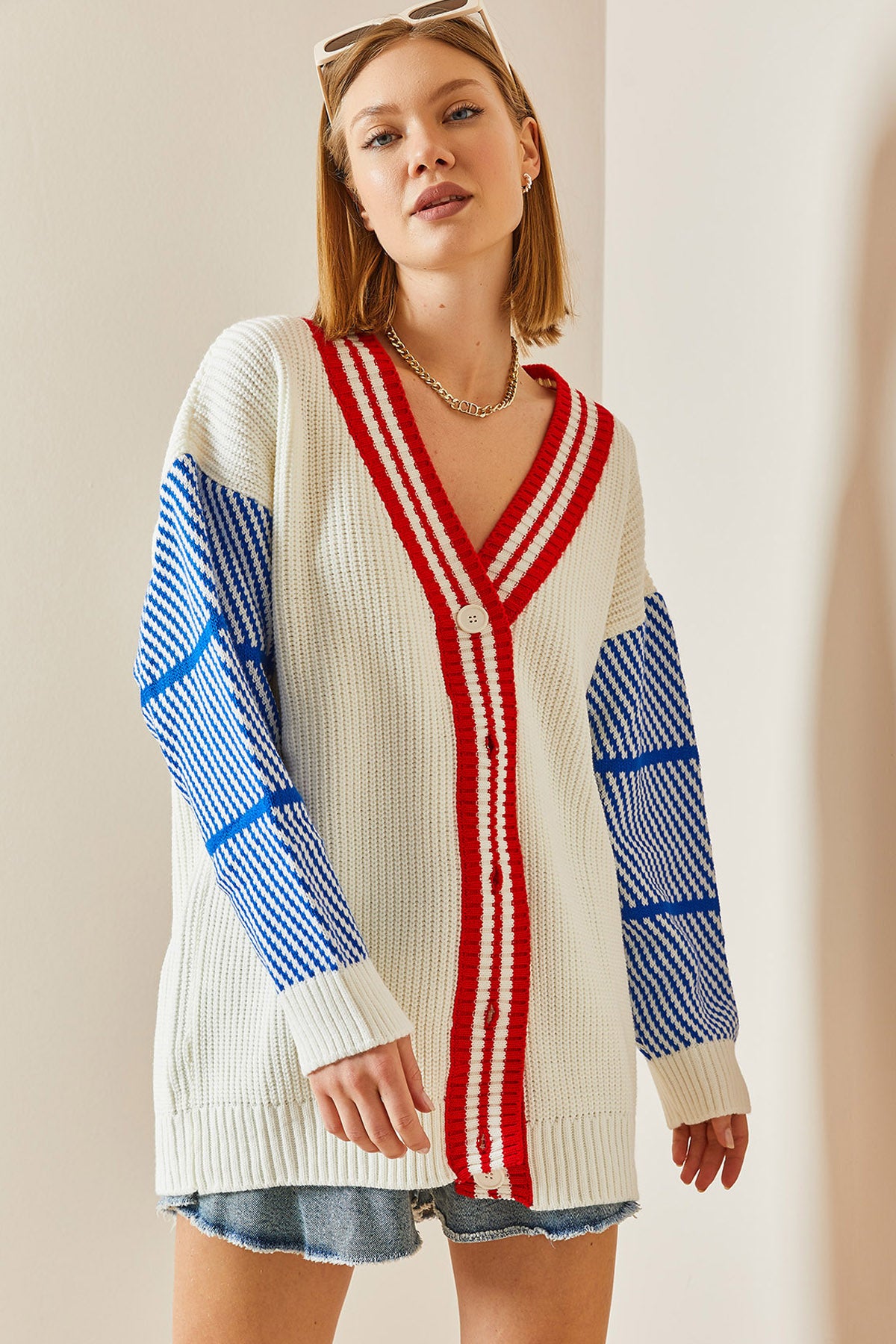 Ecru Buttoned Knitted Cardigan