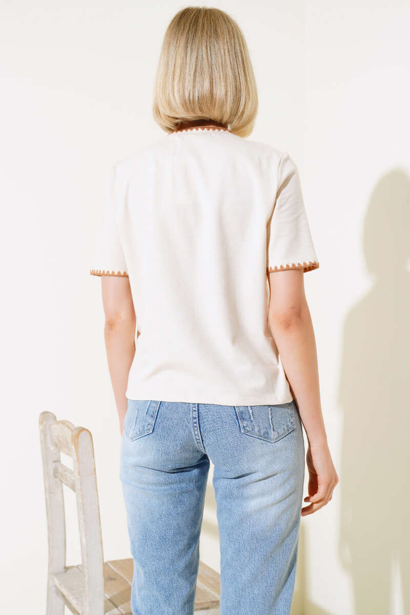 Mussel Stitched T-shirt - Beige