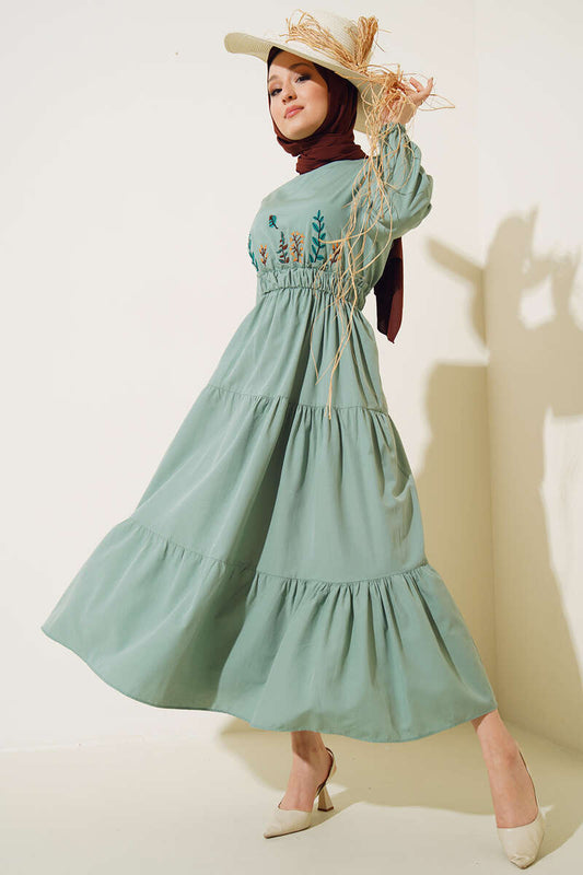 Green Embroidered Front Elastic Waist Dress