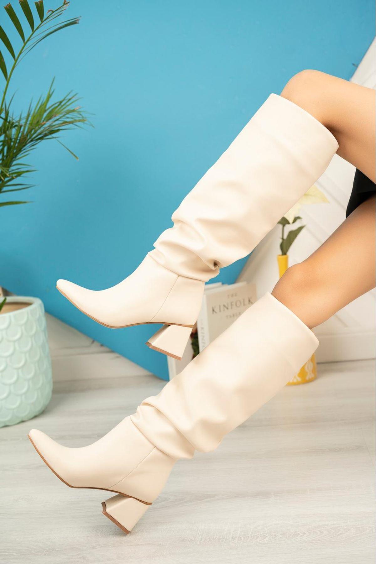 Beige Gusseted Thick Heeled Daily Women's Boots