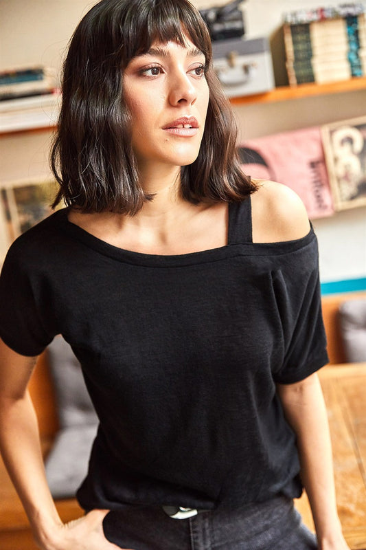 One Shoulder Semi Transparent Knitted T-Shirt Black