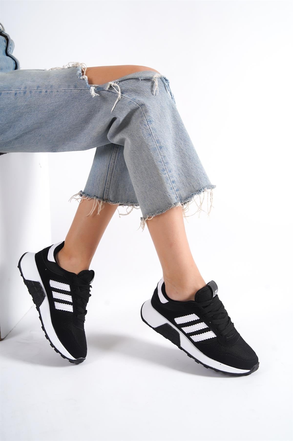 Unisex Black 3 Stripes Sneaker