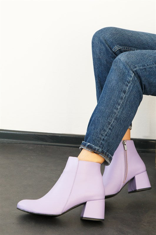 Zippered Thick Heeled Lilac Leather Boots